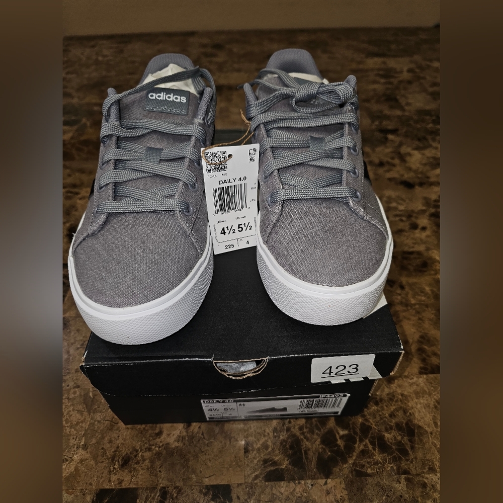 SOLD ~ Adidas Daily 4.0 sneakers UNISEX